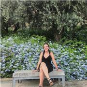 Soy una chica de 21 años de Pamplona estudiando en Bilbo, y me encantaría impartir clases particulares, vía online o presencialmente